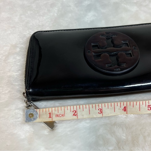 Tory Burch Black Patent Leather Continental Zip-Around Wallet - Picture 3 of 6